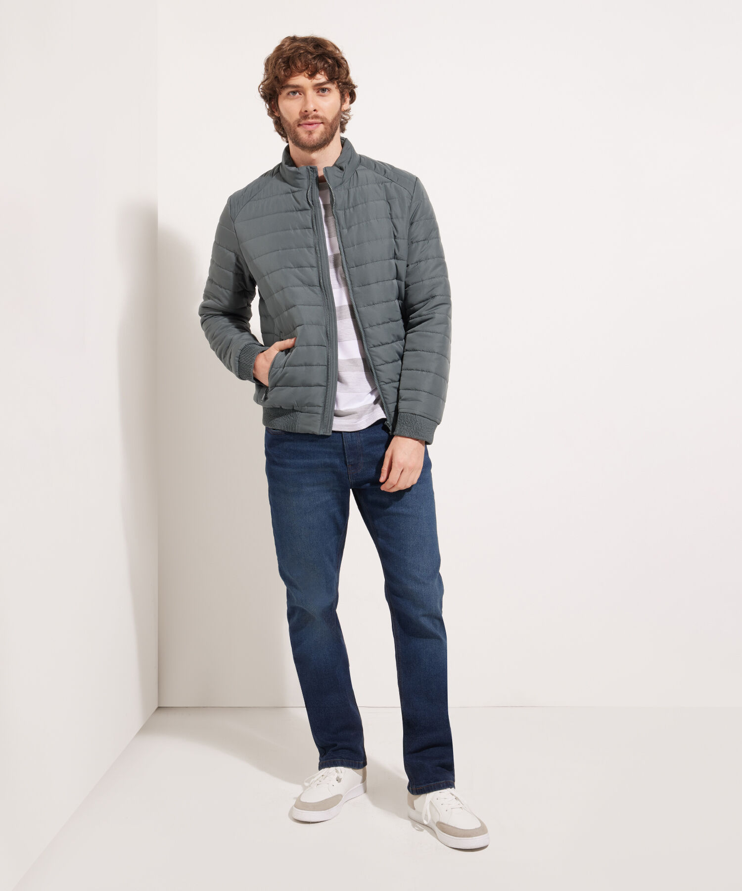 Chaqueta Acolchada Con Cuello Alto