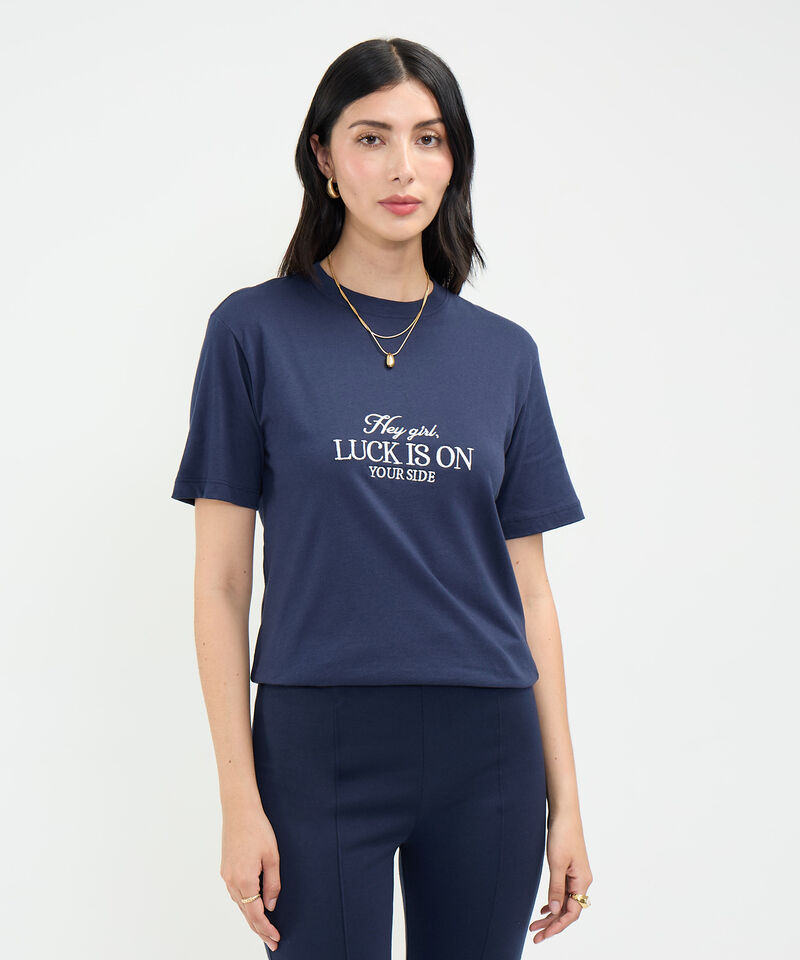 Camiseta con Bordado