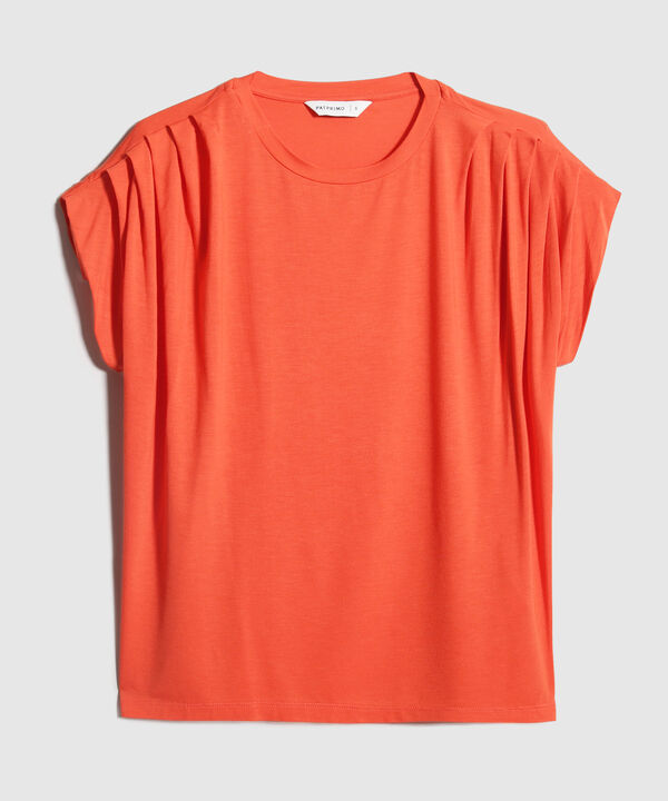 Camiseta Unicolor Cuello Redondo, Manga Sisa Con Pinzas En Hombros
