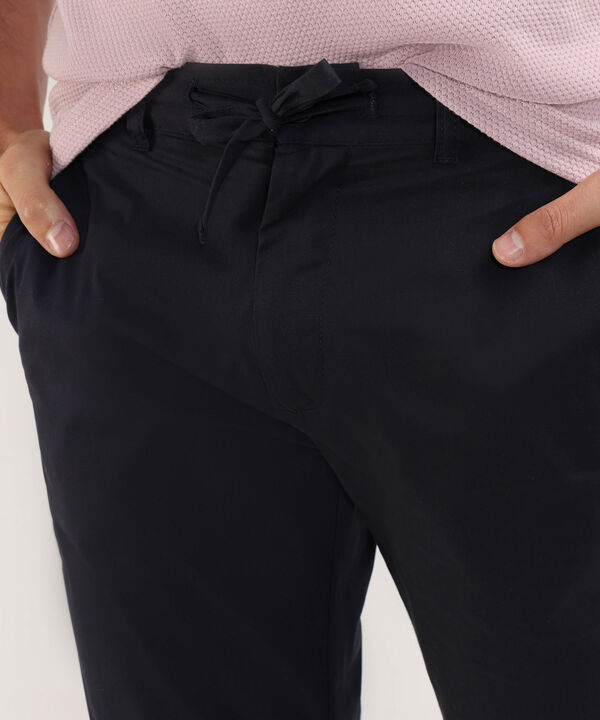 Pantalon Chino Unicolor Con Cordón