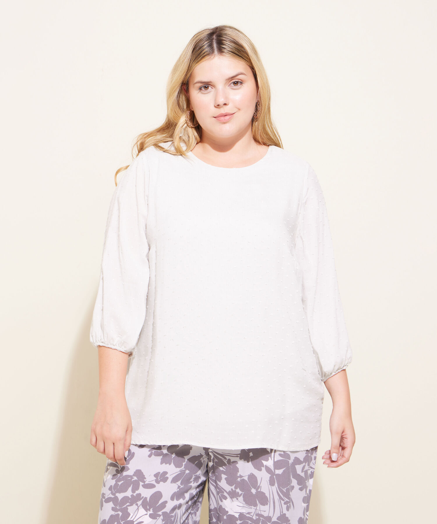 Blusa Manga 3/4 Con cuello Redondo, Botón En Espalda Y Mangas Tipo Globo Con Textura