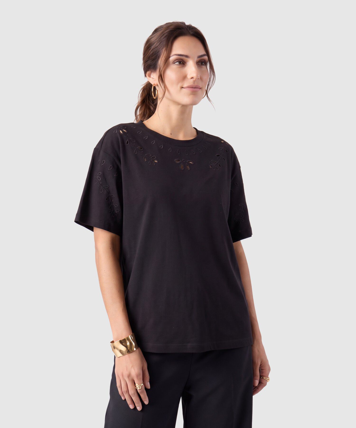 Camiseta Con Bordado Calado Para Mujer