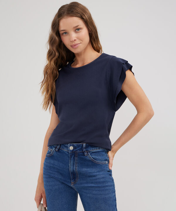 Camiseta Unicolor, Escote Redondo, Manga Sisa Con Boleros