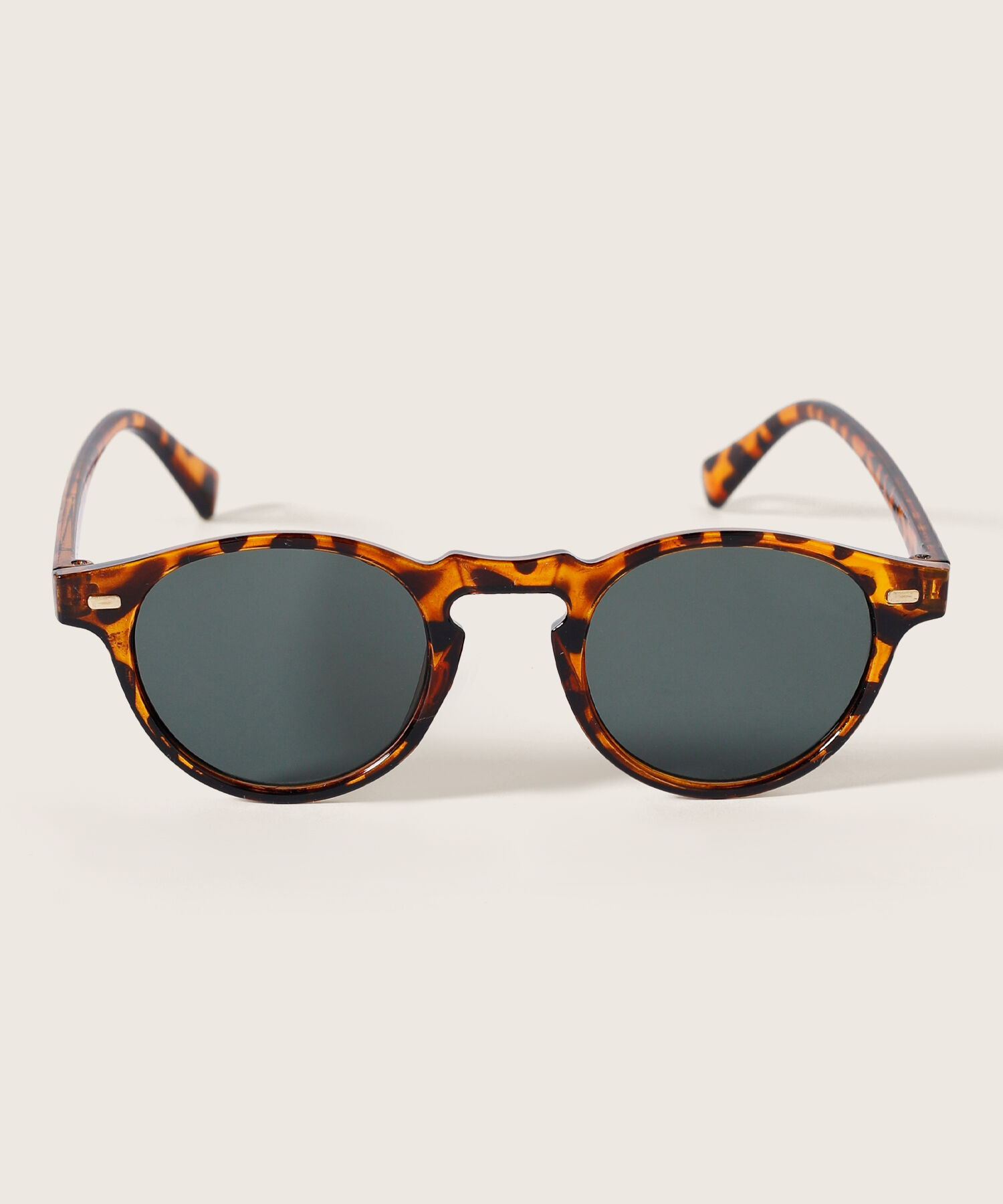 Gafas De Sol Con Marco De Diseño Y Lentes Oscuros