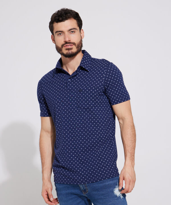 Polo Estampada, Cuello Maquina Duro Con Bolsillo, Silueta Regular Fit Blanco image number null