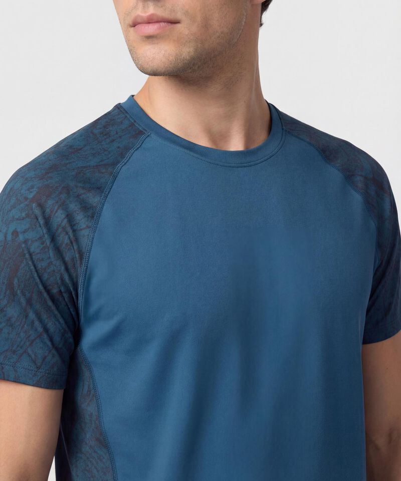Camiseta Deportiva Con Detalle En Mangas 