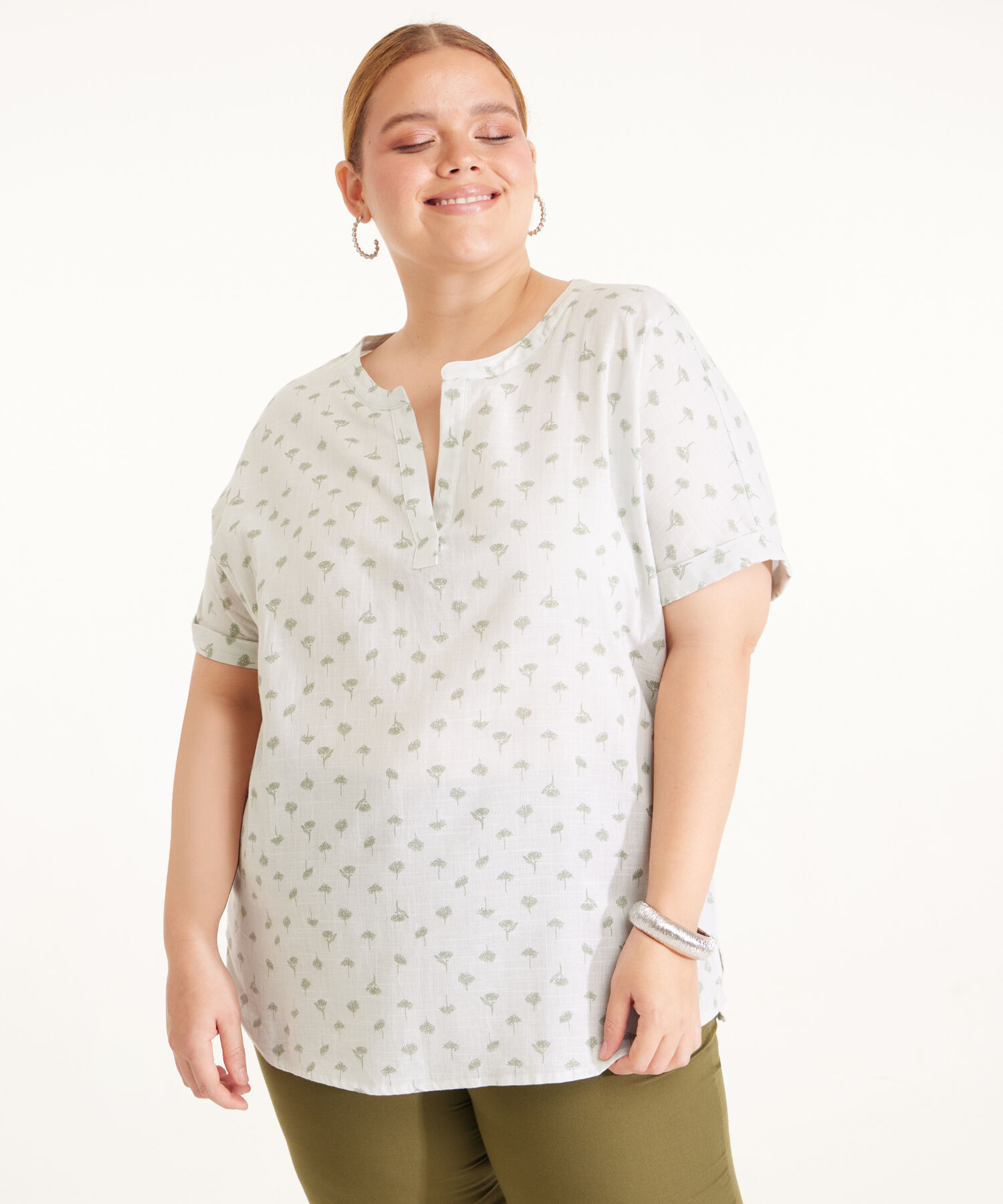 Blusa Estampada Manga Corta Con Guardapolvo, Cuello Redondo, Cuello En V Y Corte En Espalda Con Recogido Leve