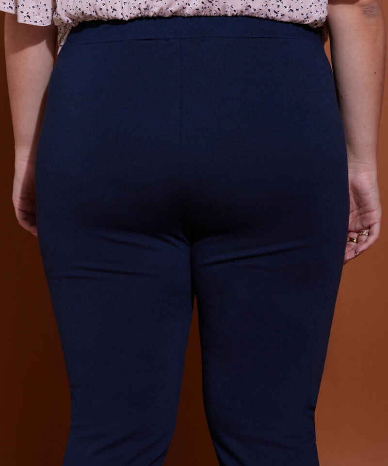 Leggings Unicolor Tiro Alto Con Corte En Centro Frente Y Pretina Elástica