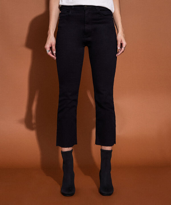 Jean Cropped Flare Tono Negro image number null
