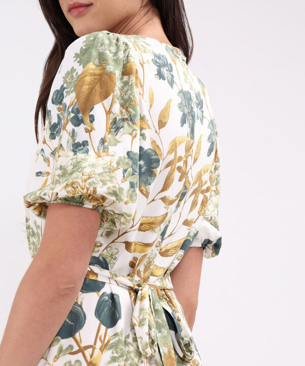 Vestido Con Anudado En Cintura Y Arandela