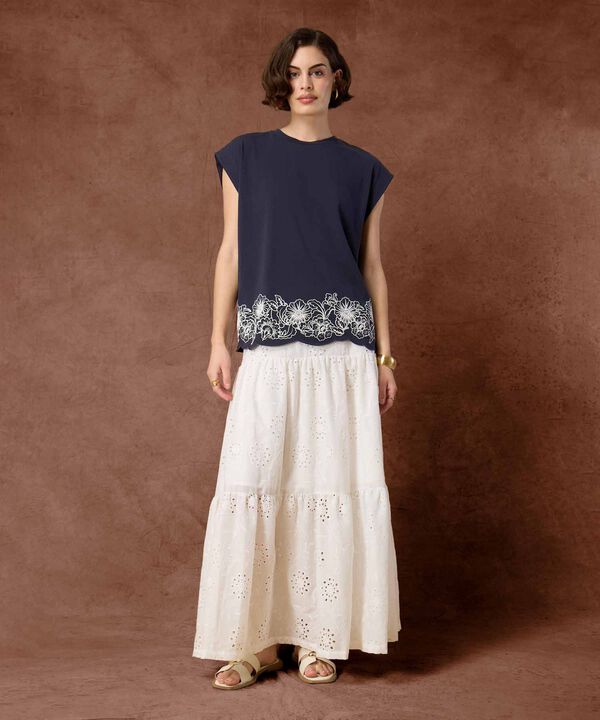 Camiseta Bordado Bajo Y Manga Casquillo image number null