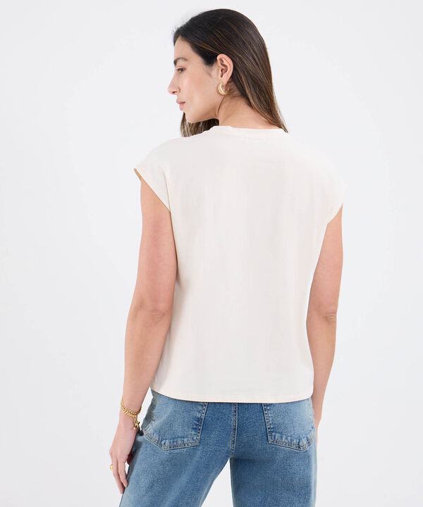 Camiseta Unicolor Con Bordado