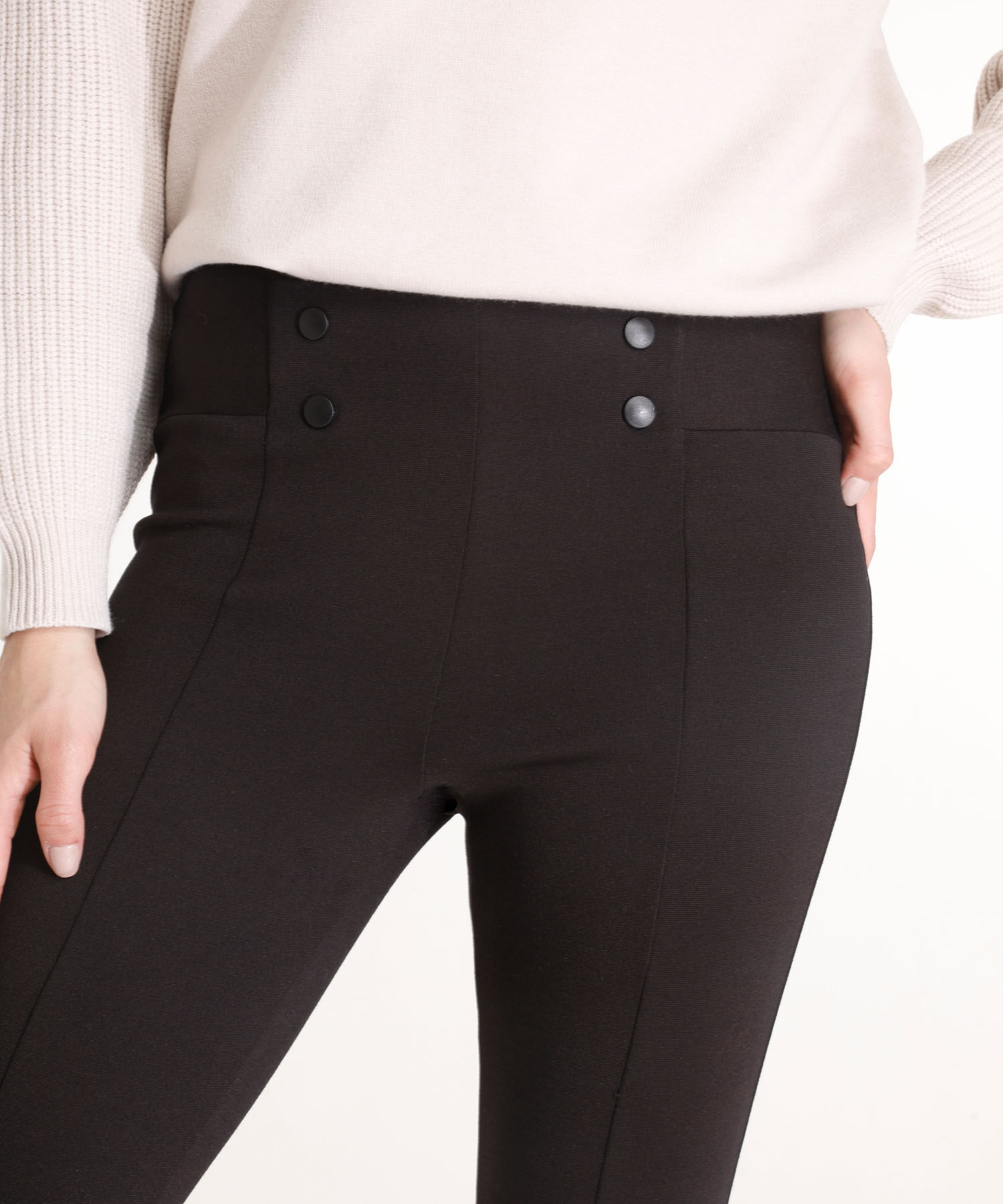 Leggings Con Broches Sobrepuestos
