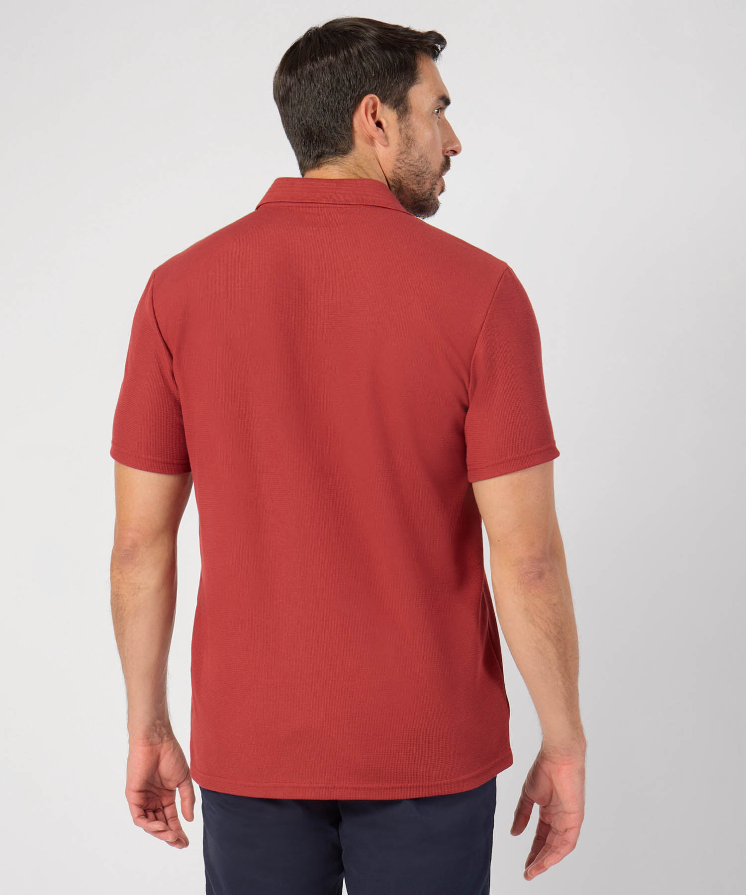 Polo Unicolor Con Detalle En Cuello 