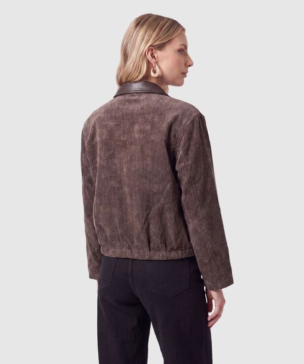 Chaqueta Mujer En Pana Con Cuello Contraste