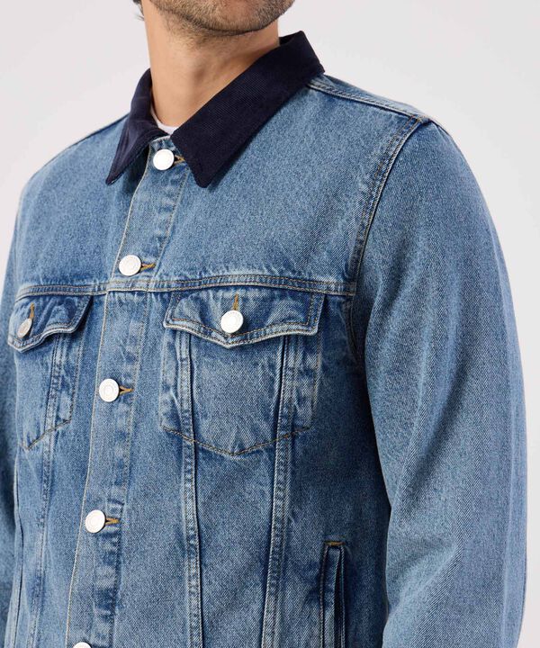 Chaqueta Denim Con Cuello En Contraste image number null
