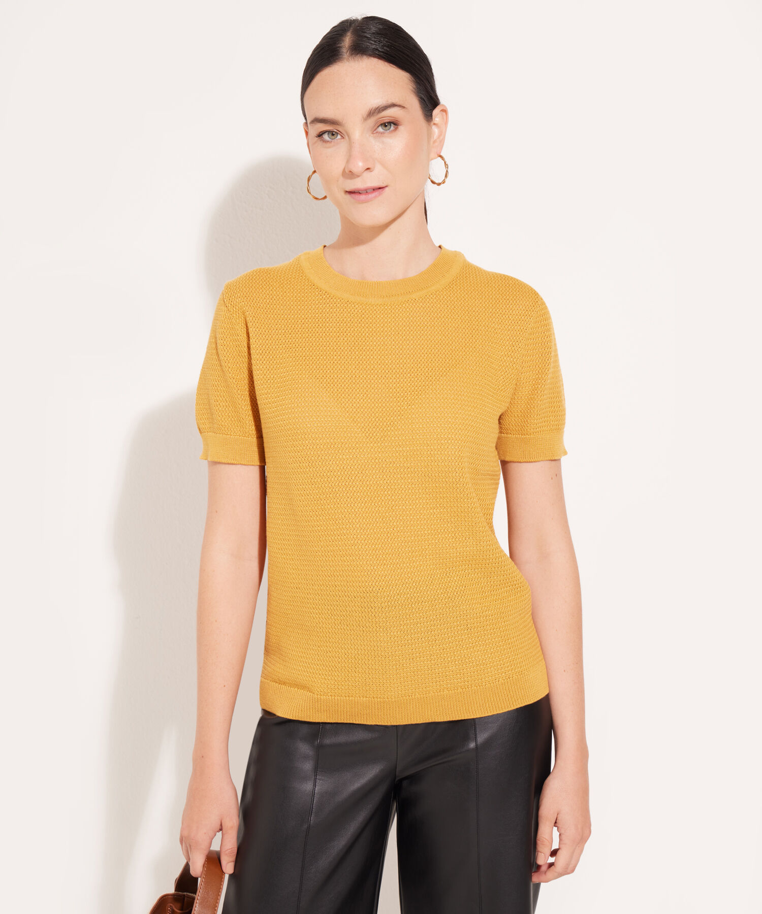 Camiseta Tejida Manga Corta Cuello Redondo