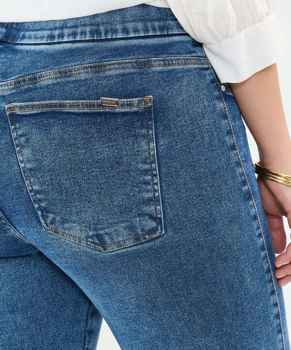 Jeggings Bootcut Tono Medio