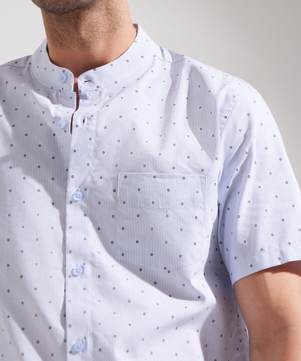 Camisa Estampada con Cuello Mao