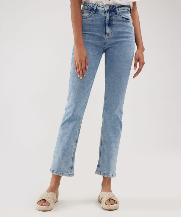 Jean Straight Tono Azul Claro image number null