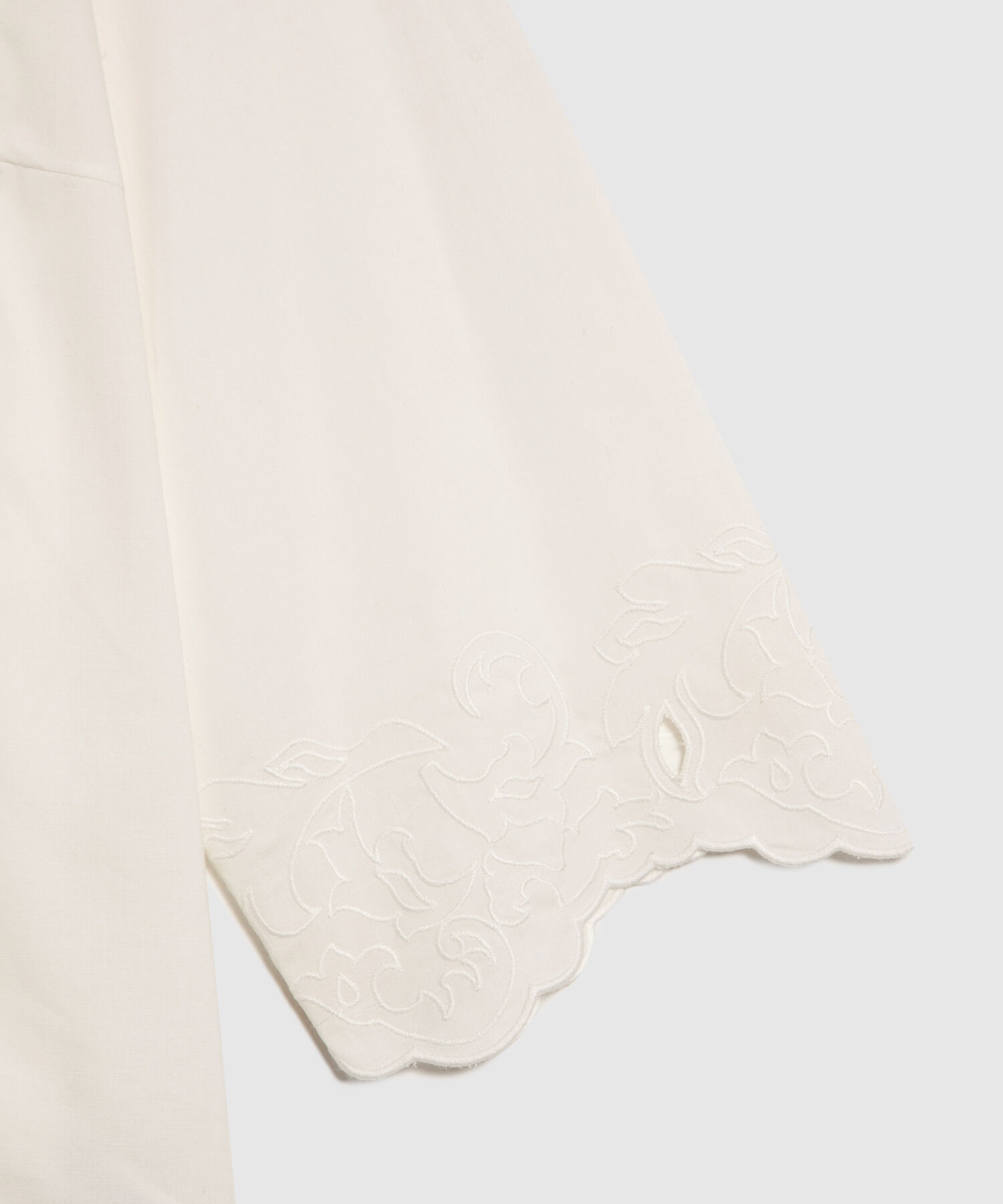 Camisa Con Bordado