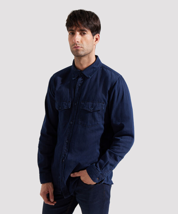 Camisa en Denim con Bolsillos de Tapa
