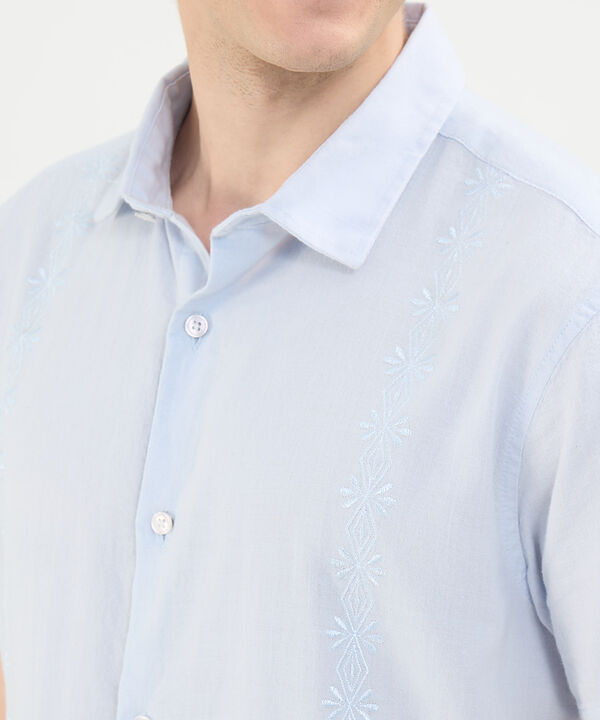 Guayabera con Bordado image number null