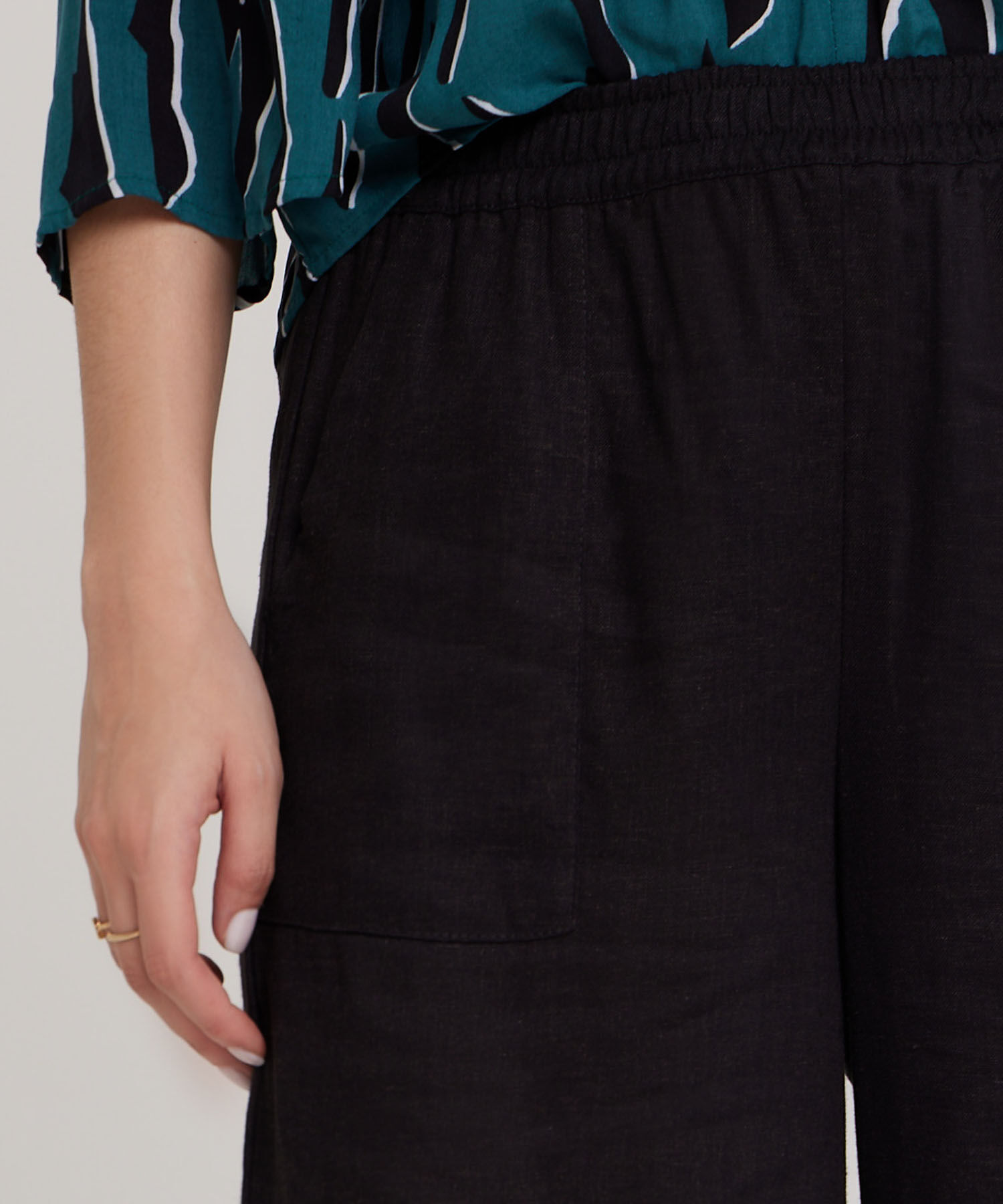 Pantalon Moda Tipo Culotte Unicolor, Resortado Con Bolsillos Diagonales, Tel Aviv Linea Moda