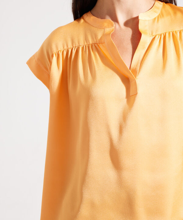 Blusa Manga Corta con Cuello Mao image number null