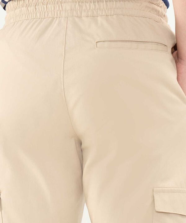 Pantalón Casual Bolsillos de Tapa