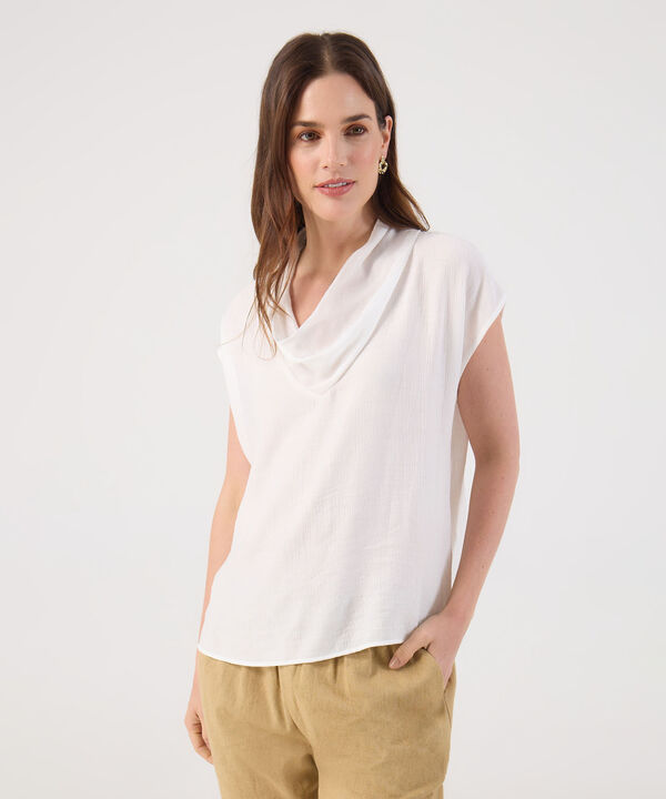 Blusa Unicolor Con Detalle En Cuello  image number null