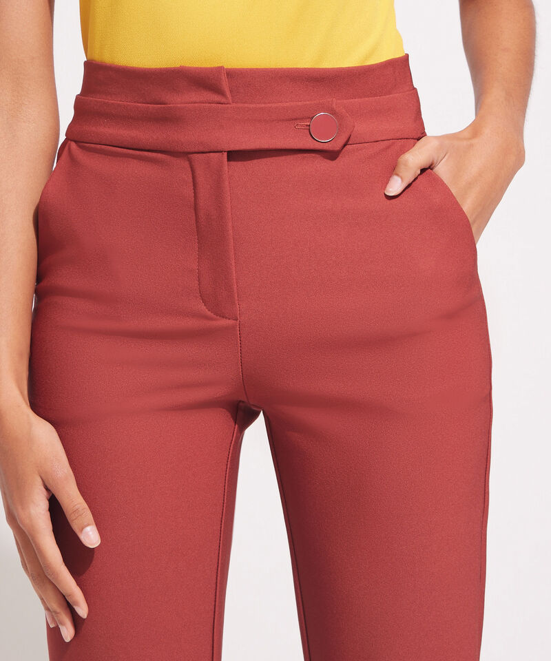 Pantalón Unicolor Con Bolsillos Diagonales