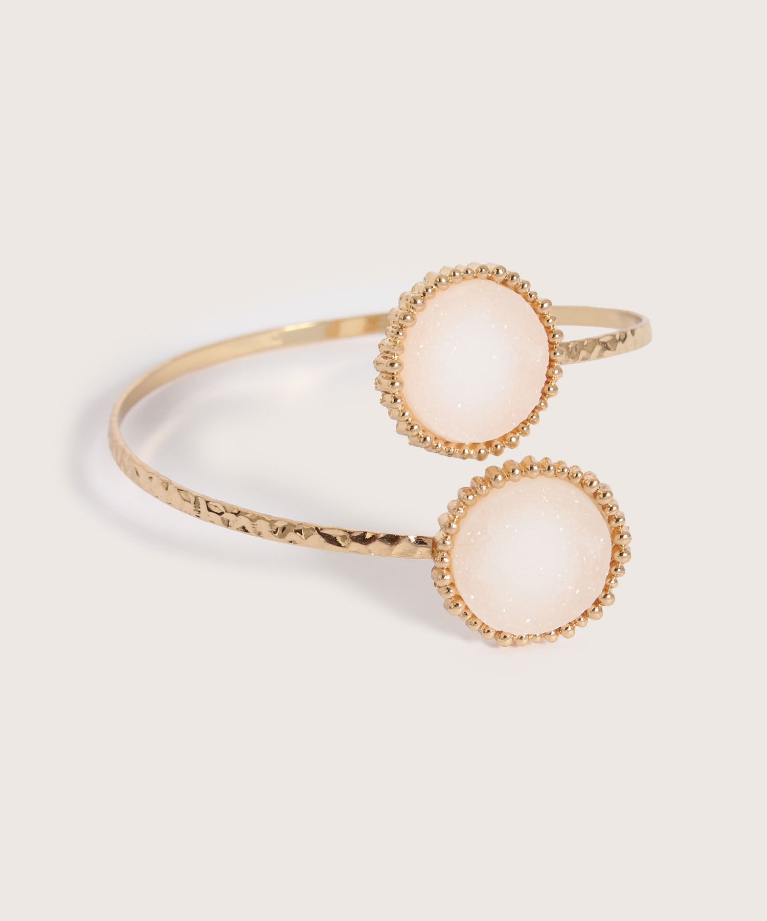Pulsera Con Detalles Circulares