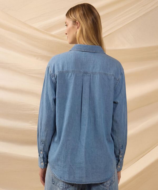 Camisa Denim Fluida De Hombro Ca&iacute;do Para Mujer