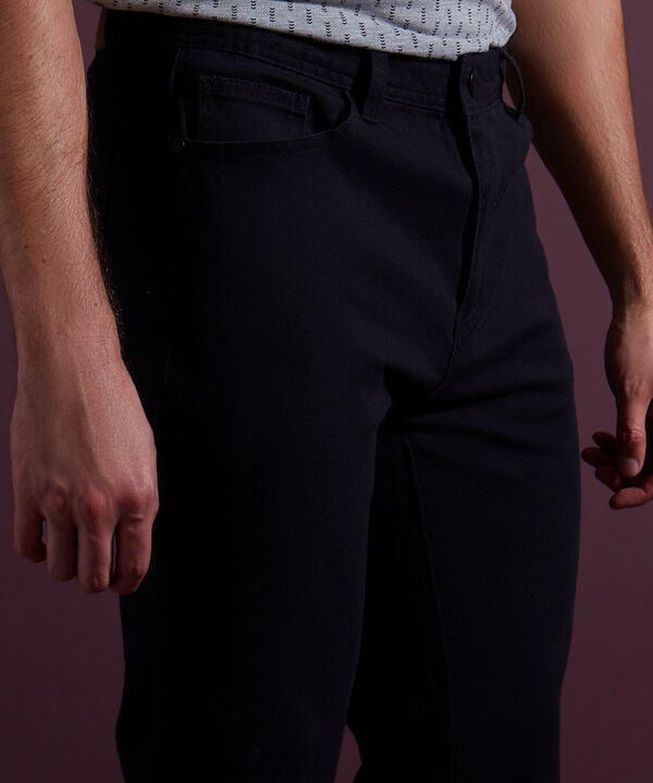Pantalón 5 Bolsillos Unicolor Esencial image number null