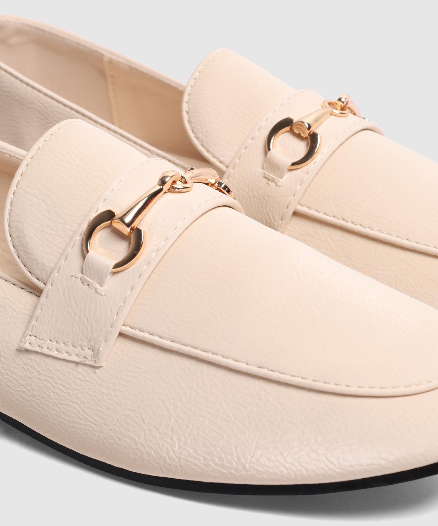 Mocasines Con Bocado Met&aacute;lico Para Mujer