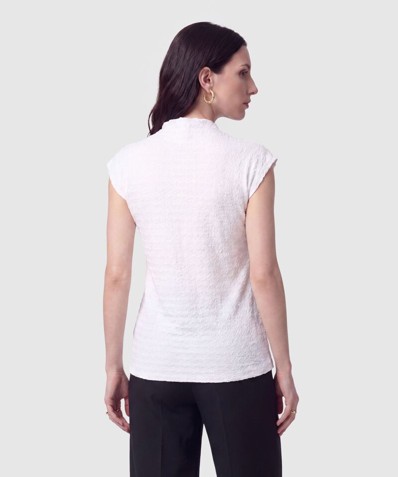Camiseta Cuello Alto Texturizada Mujer