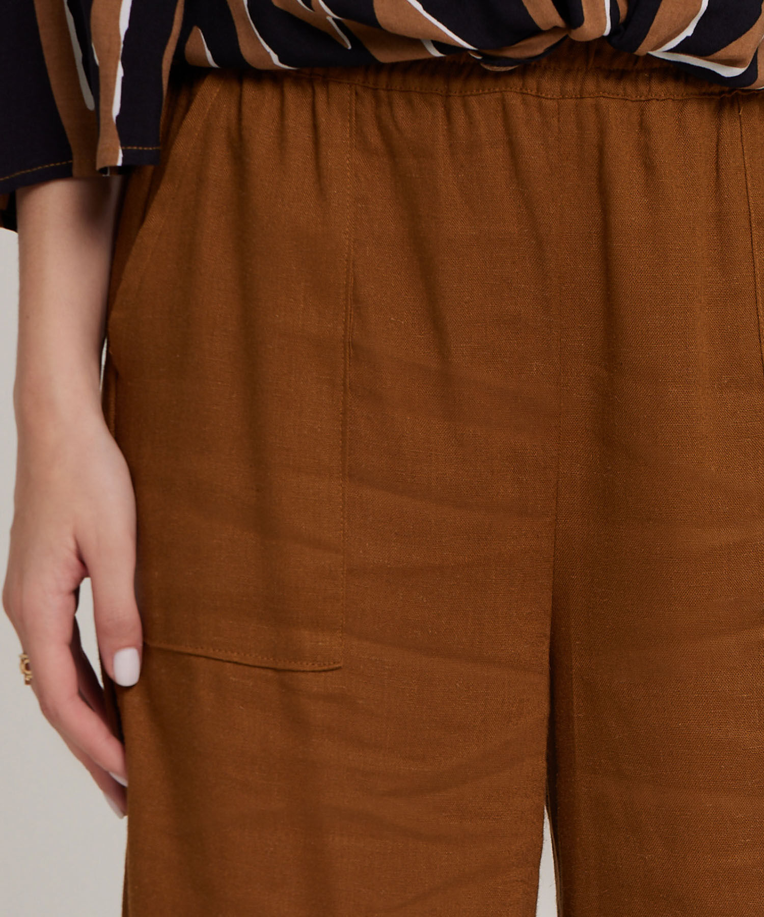 Pantalon Moda Tipo Culotte Unicolor, Resortado Con Bolsillos Diagonales, Tel Aviv Linea Moda