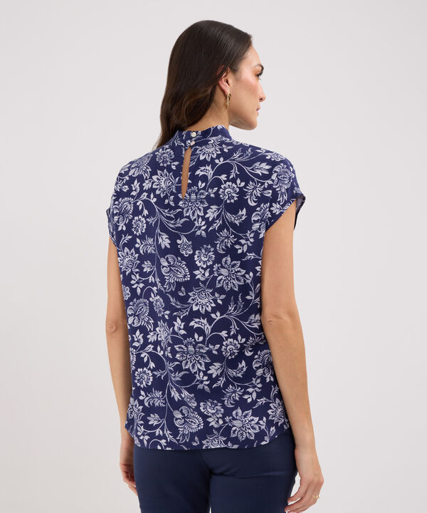 Blusa Estampada, Manga Corta, Cuello Alto, Silueta Fluida