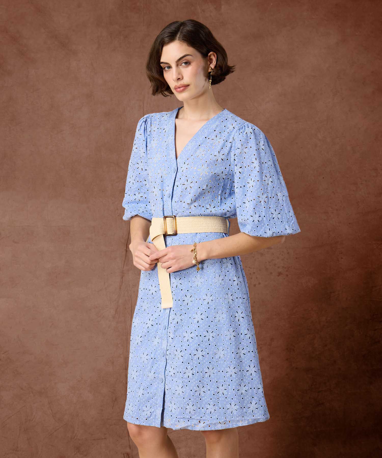 Vestido Camisero Perforado Con Cinturón Para Mujer