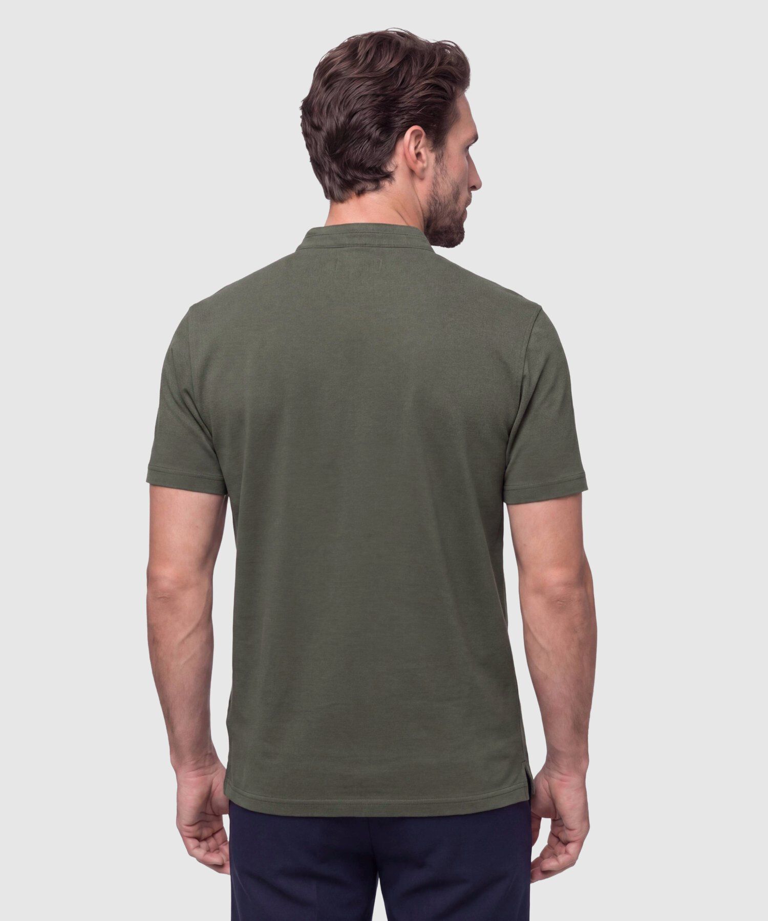 Polo Unicolor Con Bordado