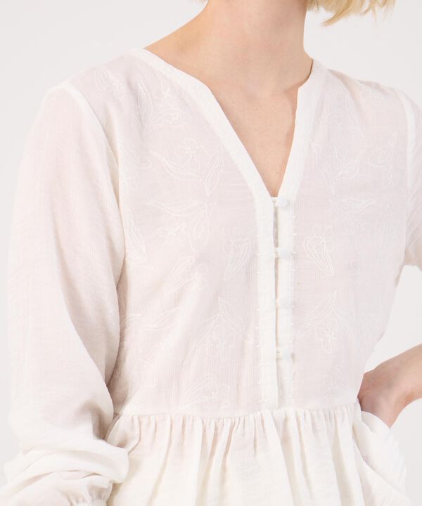 Blusa Texturizada Con Bordado image number null