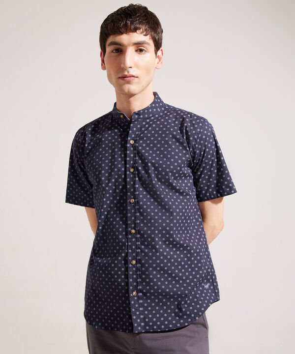 Camisa Cuello Neru  Manga Corta Estampada