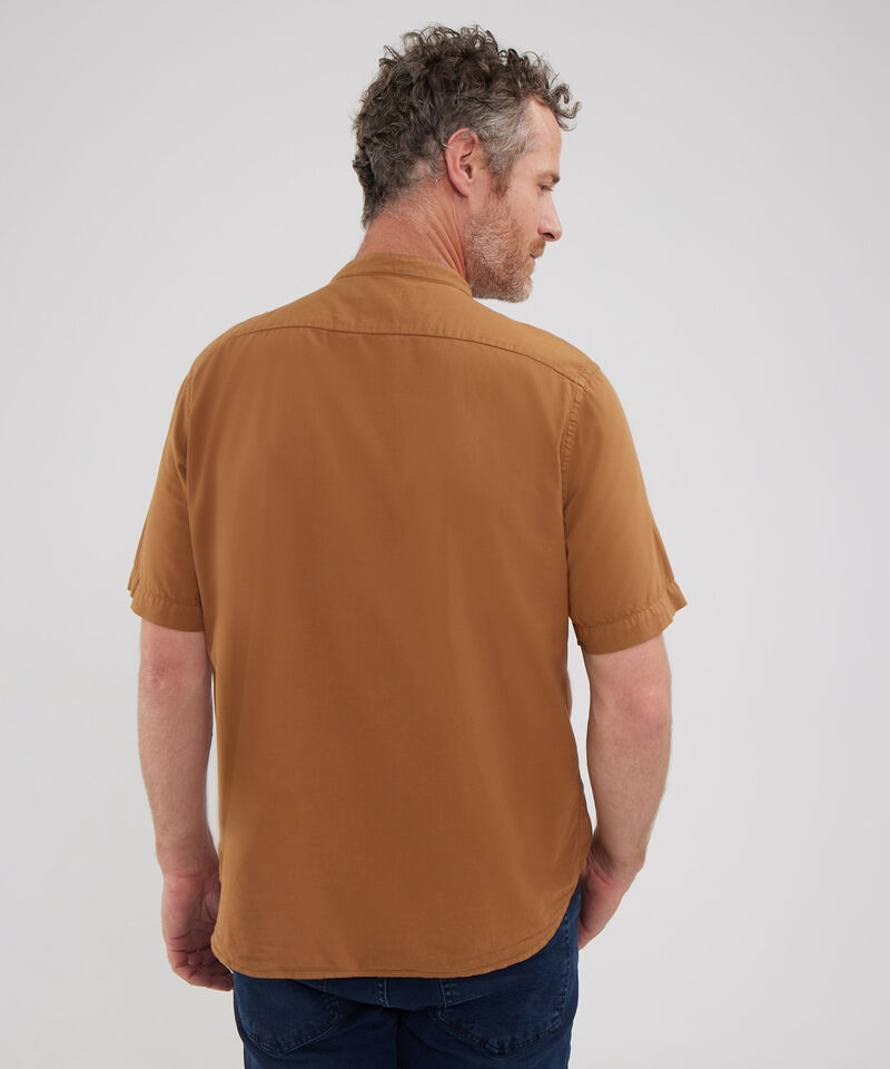 Camisa Unicolor Silueta Regular Fit