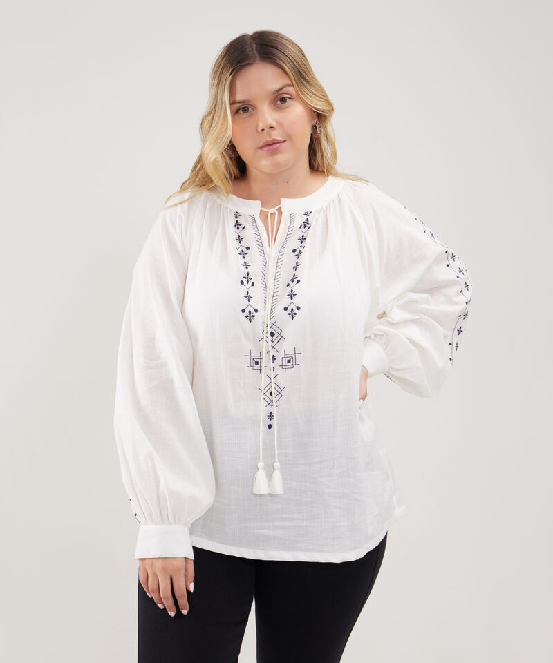 Blusa Unicolor Con Bordado Y Borlas