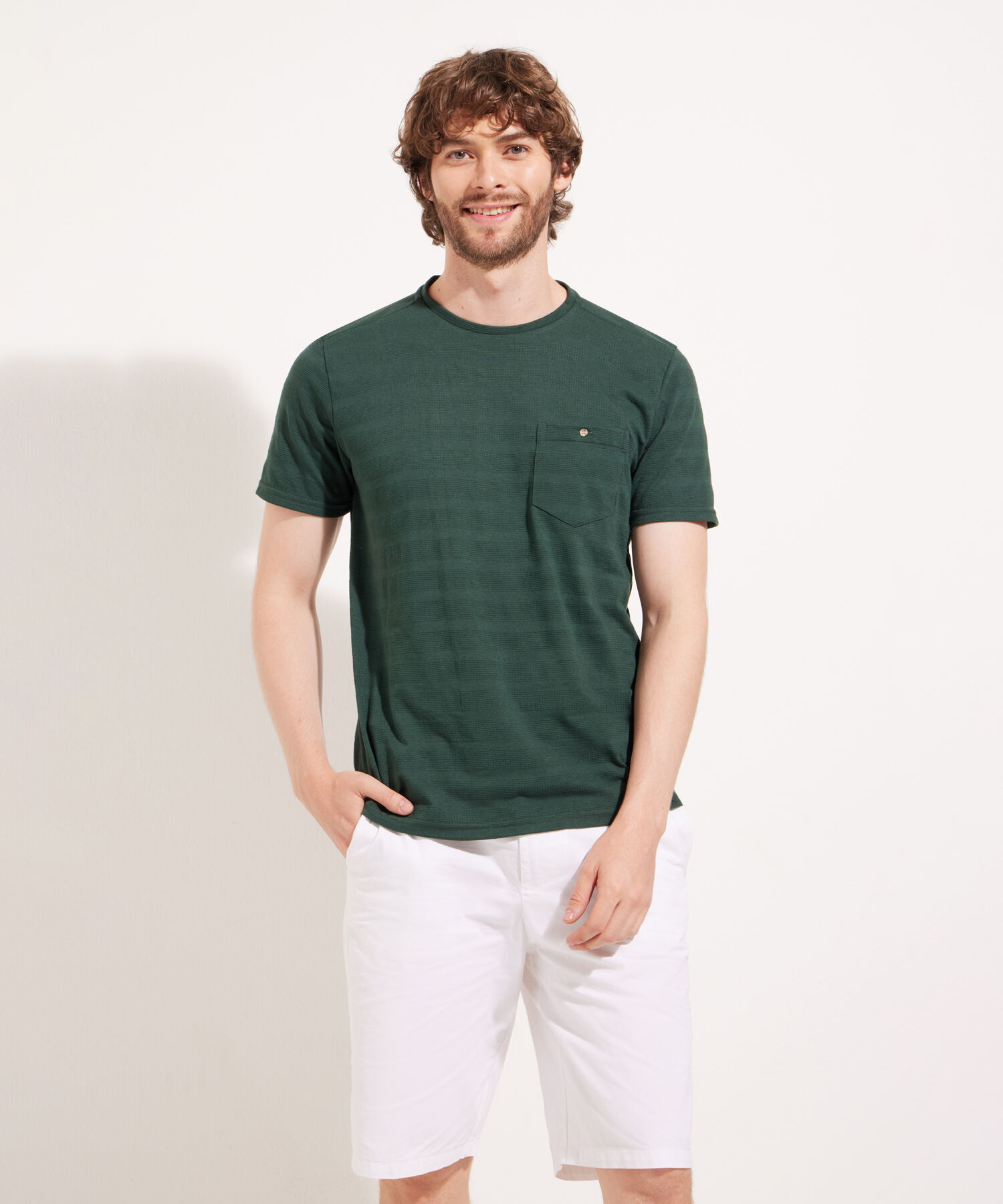 Camiseta Unicolor, Cuello Redondo Con Bolsillo De Parche