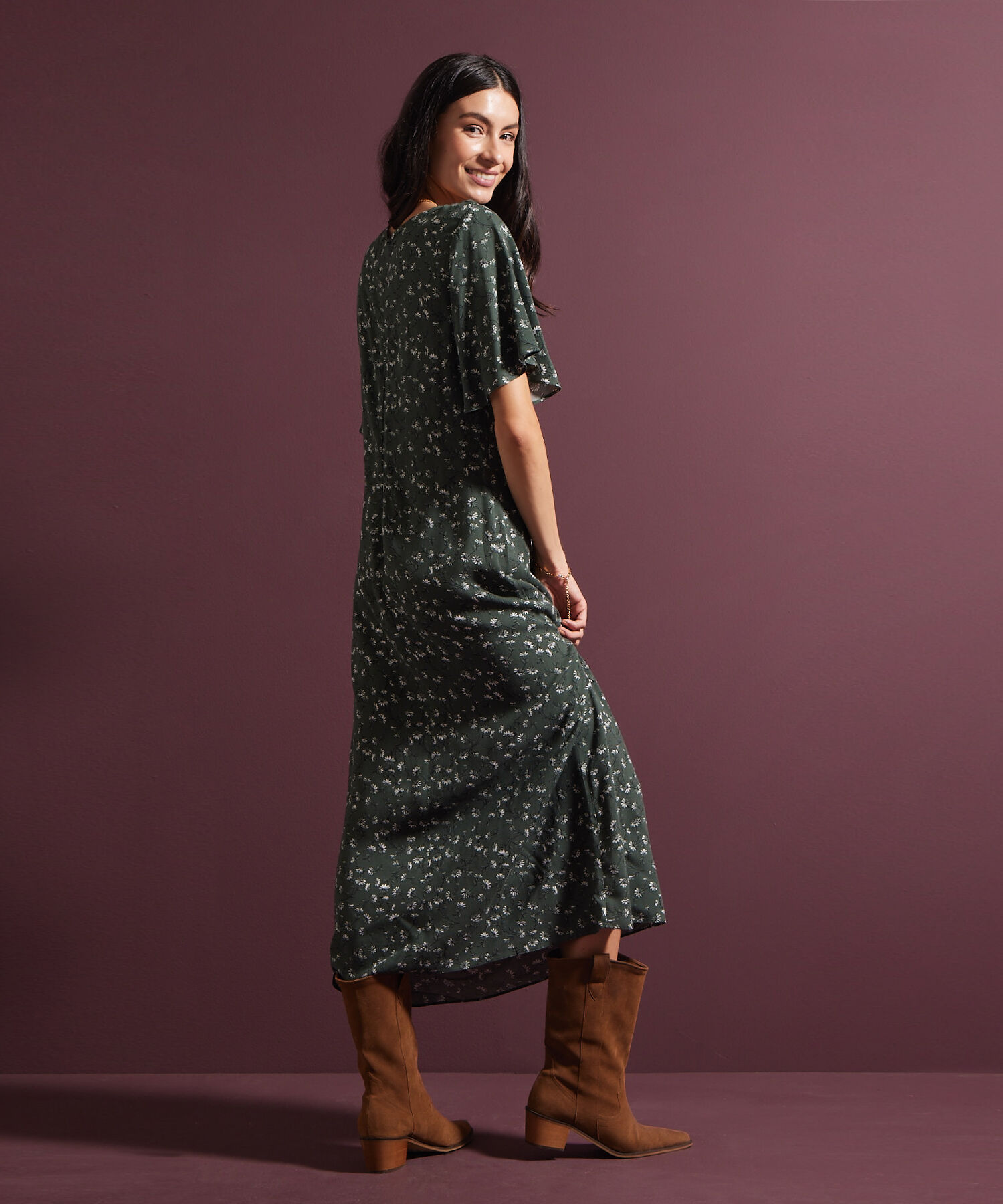 Vestido Estampado Manga Corta Kimono Con Cuello Cruzado Y Silueta Fluida