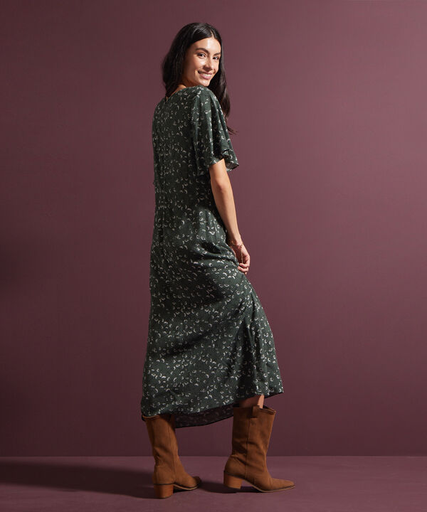 Vestido Estampado Manga Corta Kimono Con Cuello Cruzado Y Silueta Fluida