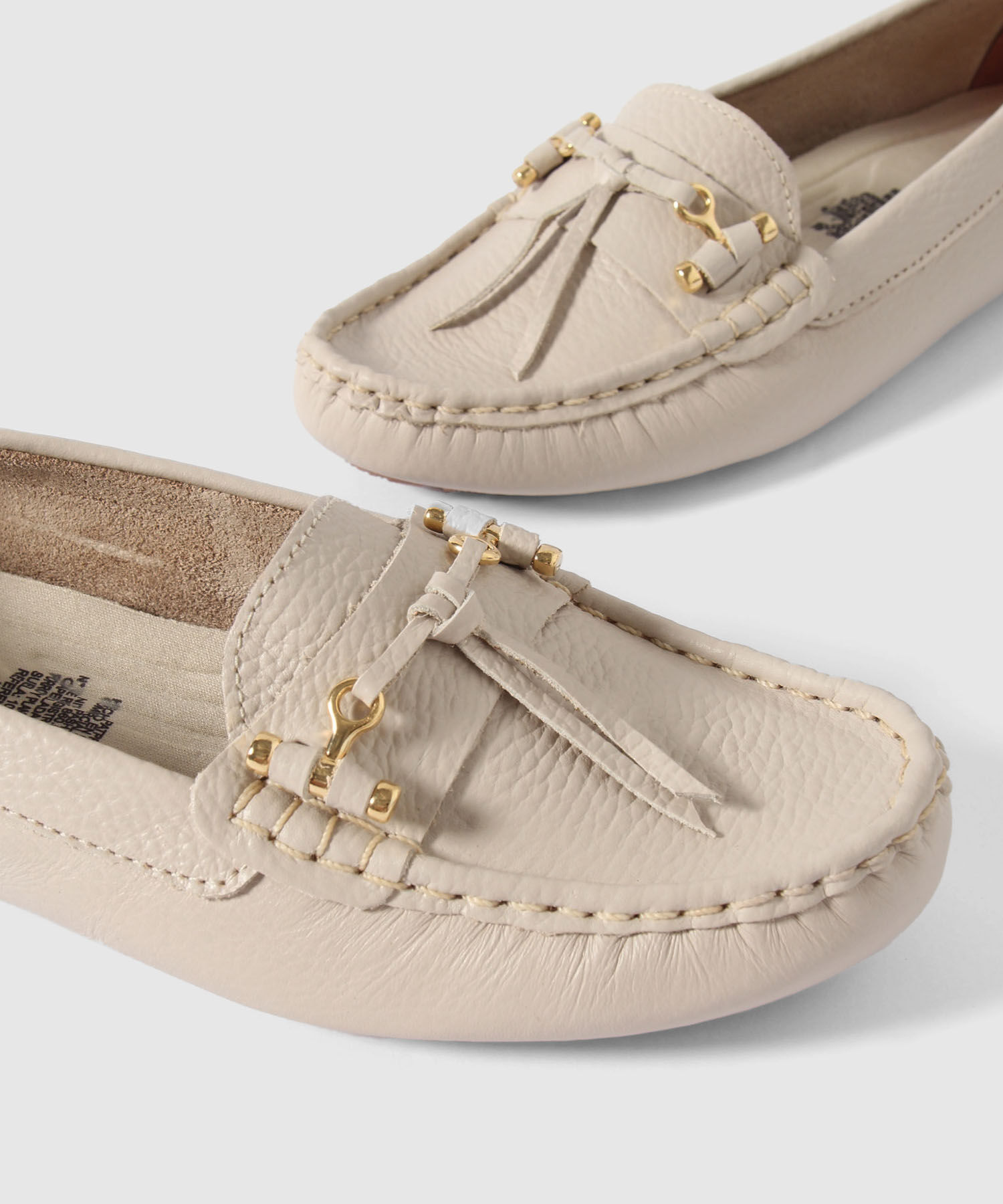 Mocasines con Detalles en Dorado