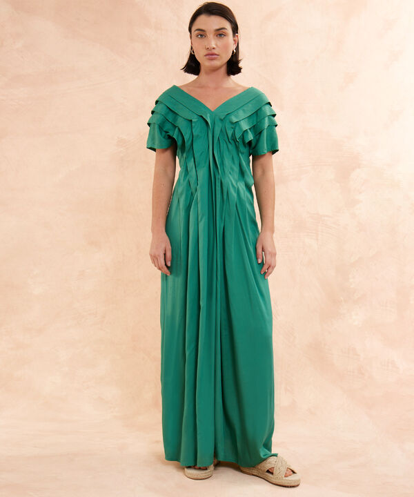 Vestido Unicolor Con Alforzas Anchas